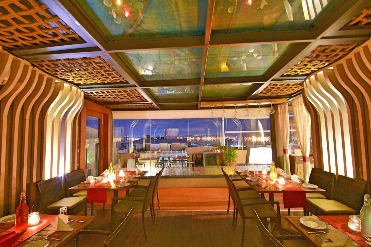Hotel Surya Plaza Kota  Ngoại thất bức ảnh